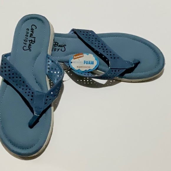 Coral Bay Blue Sandals/Flip Flops, Size 8 NWT - Picture 3 of 5